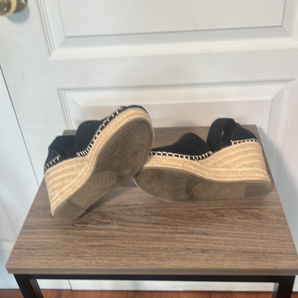 JELLYPOP WOMENS RAVISHING BLACK LIKE SUEDE WEDGE SANDALS SIZE 6M - Picture 5 of 6